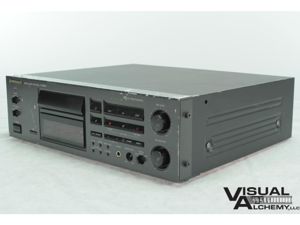1995 Pioneer Digital Audio Tape Deck D-... 201