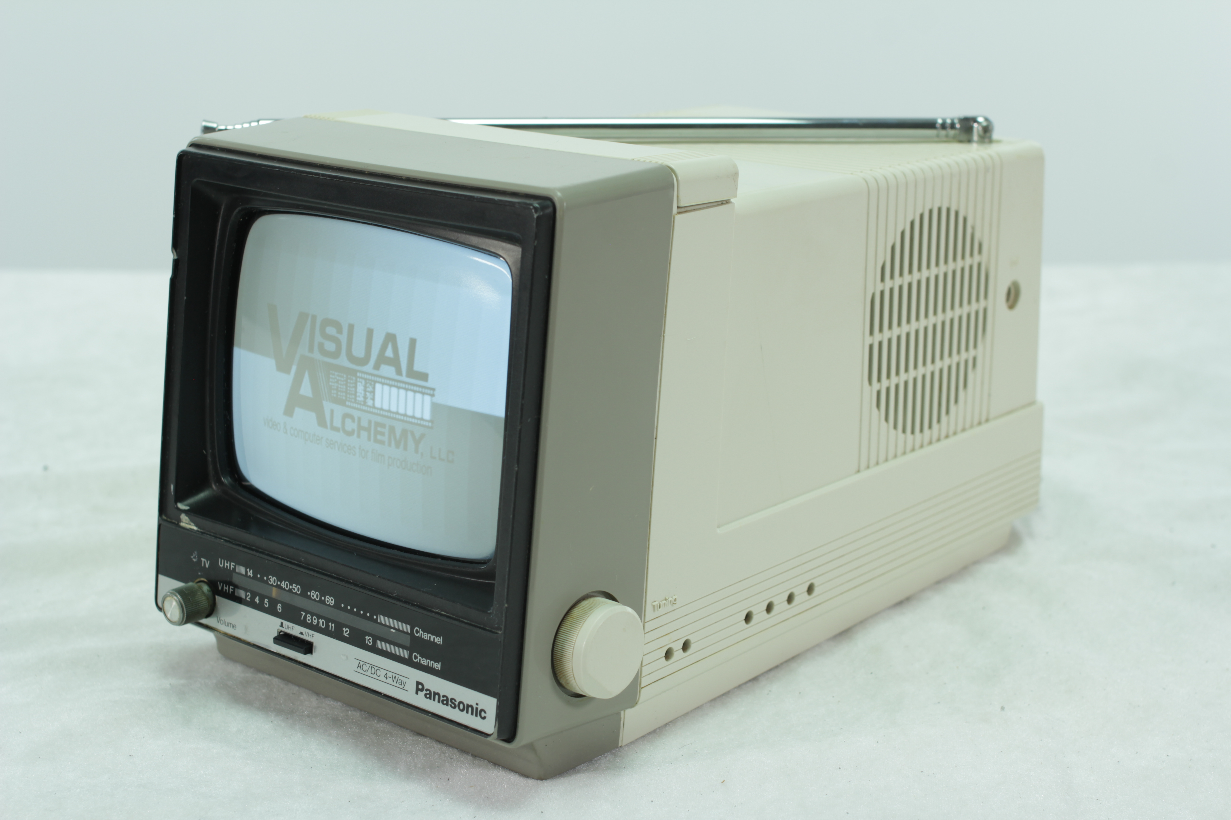 1985 5" Panasonic TRG-511T Portable TV 222